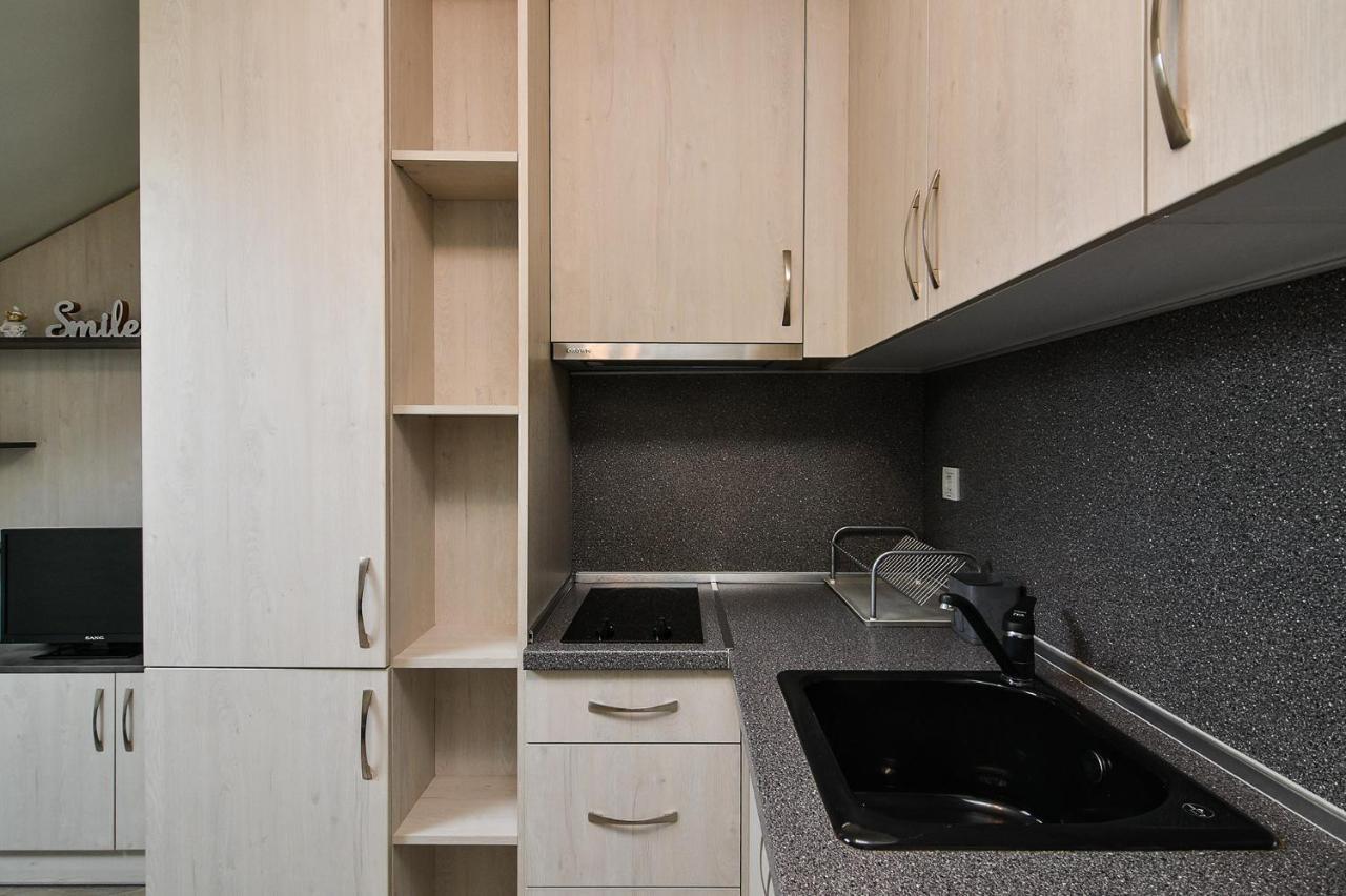 Small On Budget In The Heart Of Апартамент Варна